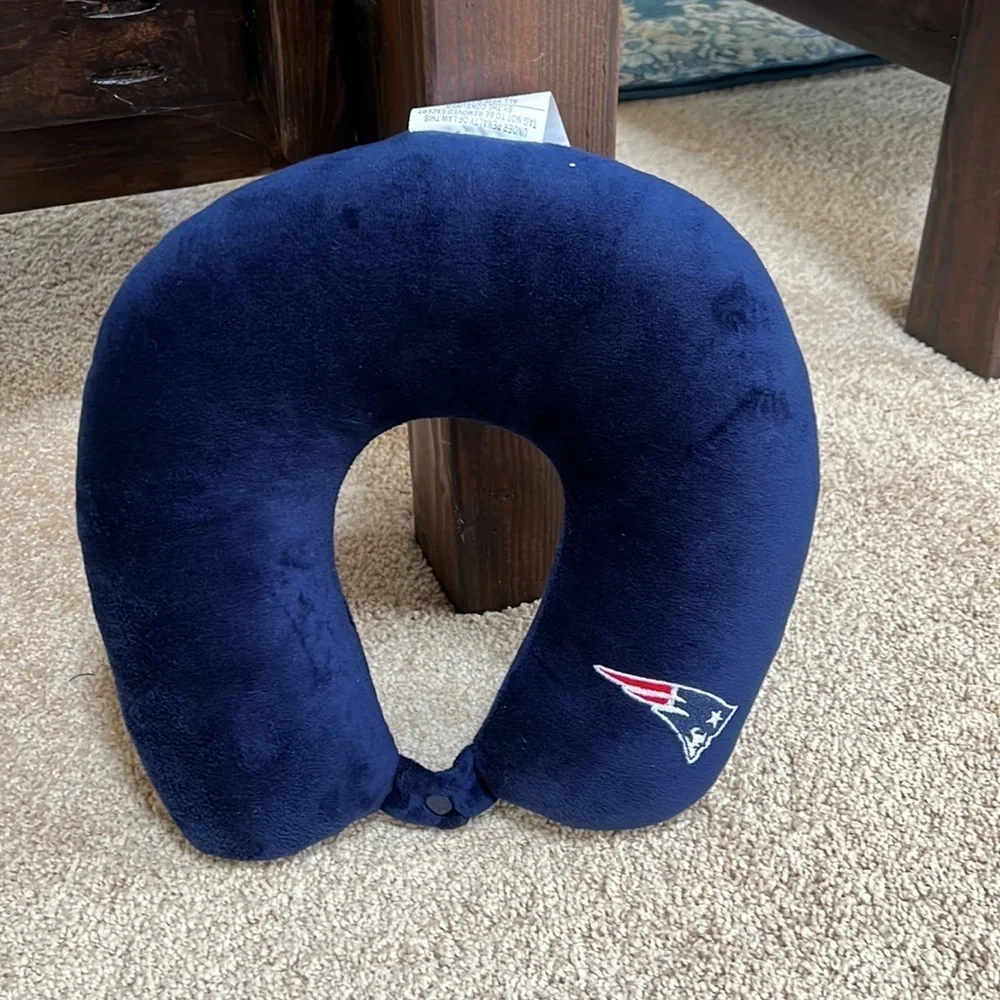 New! Blue O/S memory foam neck support travel pillow.